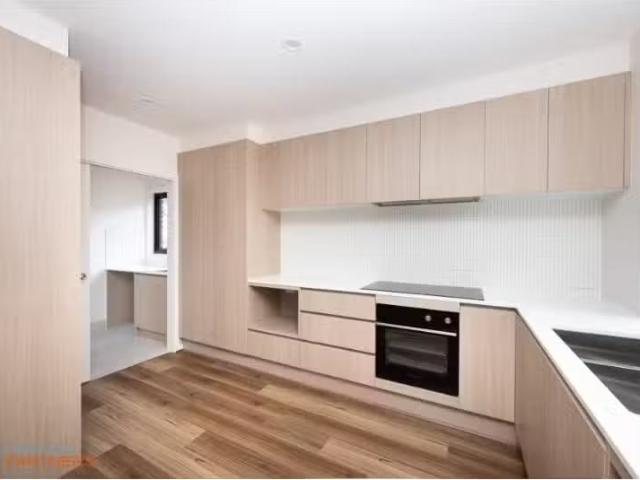 Unique 3 BR 3/17 Derwent Street, Lyons Townhouse for rent Lis.