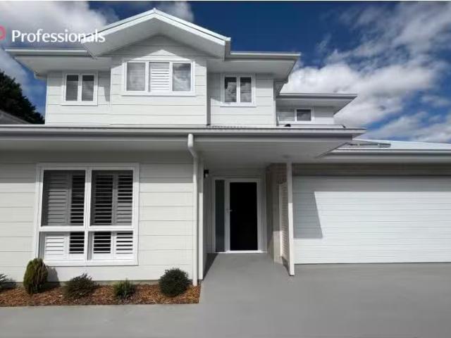 Rental! 3 BR 3/182 Kinghorne Street, Nowra House for rent Lis.