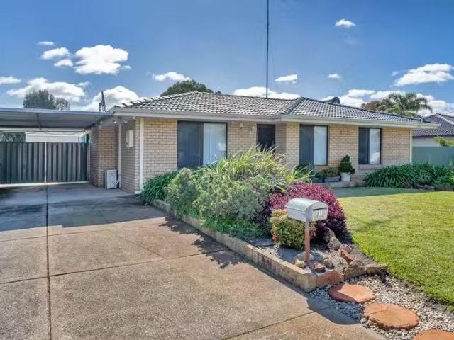 Just in! 3 BR 31 Doongin Road, GREENFIELDS, WA 6210 House Le.