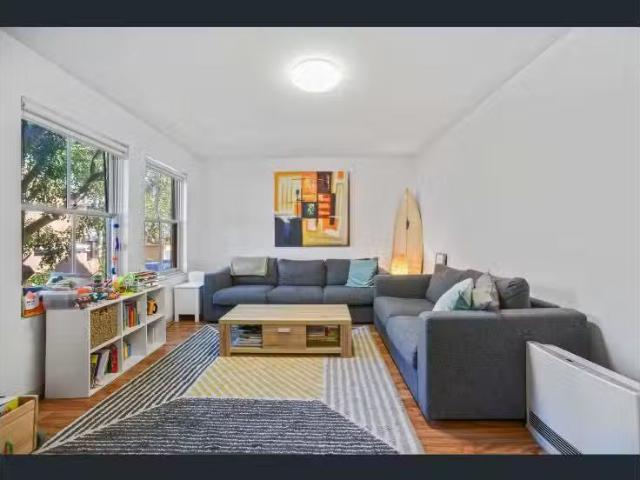 Nice 3 BR 32 Jacaranda Place, South Coogee Townhouse for rent.