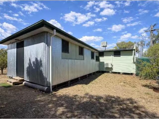 Deal! 3 BR 338 Auburn Street, Moree House for rent Listed by.