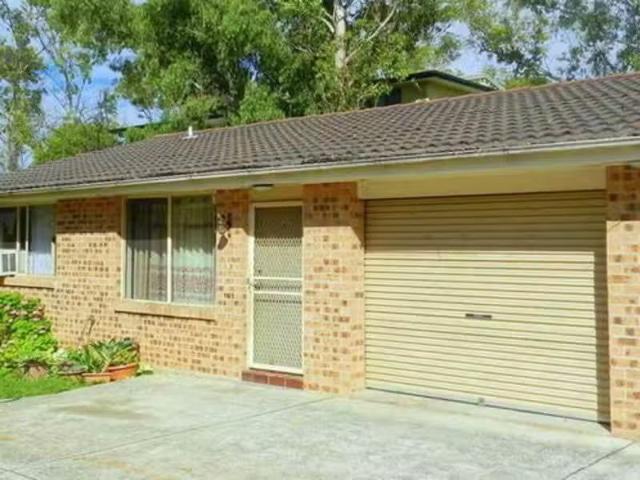 Unique 3 BR 3/38 Hythe Street, Mount Druitt Apartment for rent.
