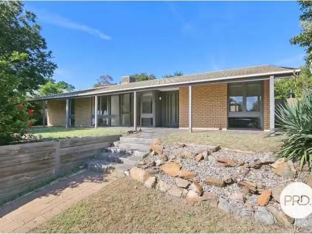For Rent! 3 BR 341 Rau Street, EAST ALBURY House for rent Lis.