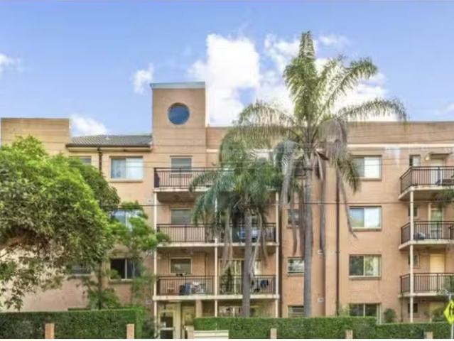 Rental! 3 BR 3/56 60 Marlborough Road, Homebush West Apartment.