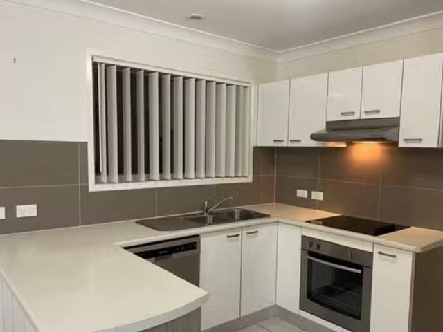 Deal! 3 BR 35/6 Mactier Drive, BORONIA HEIGHTS, QLD 4124 Hou.