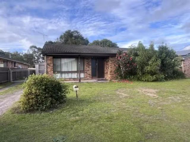 For Rent! 3 BR 35 Poilus Parade, TANILBA BAY House for rent L.