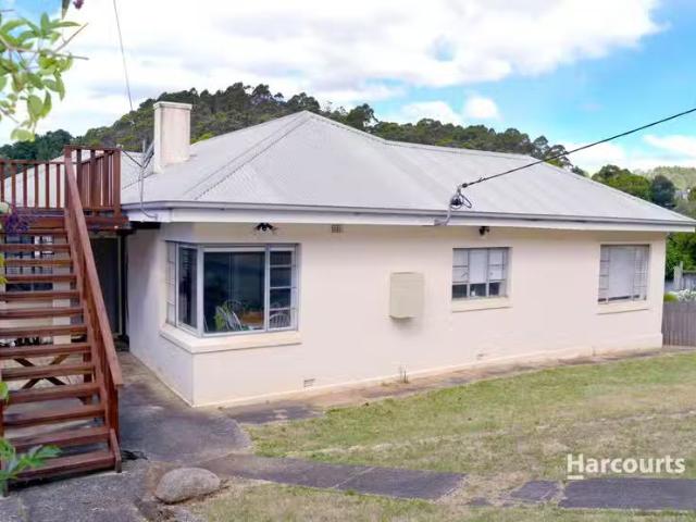 Charming 3 BR 35 Studholme Street, SOUTH BURNIE, TAS 7320 Ho.