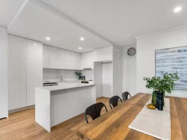 Deal! 3 BR 36/1 Vue Boulevard, Robina, QLD 4226