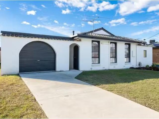 Deal! 3 BR 368 Sutherland Street, Lavington House for rent Li.