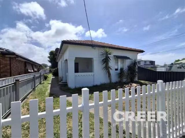 Cozy 3 BR 38 Sunderland Street, Mayfield, NSW 2304