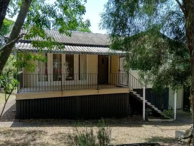 Cheap 3 BR 39 Orford Street, TARRAGINDI, QLD 4121 House for.