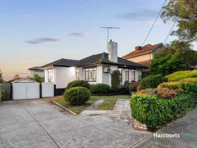 Deal! 3 BR 3 Gooyong Avenue, CHADSTONE, VIC 3148 House for R.
