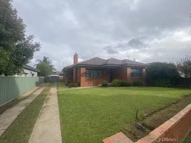 Unique 3 BR 3 Taylor Street, Wangaratta, VIC 3677
