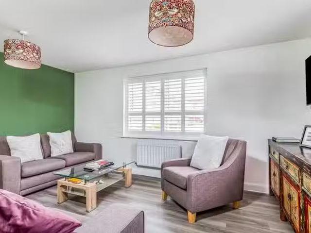 Charming 3 BR Arundell Way