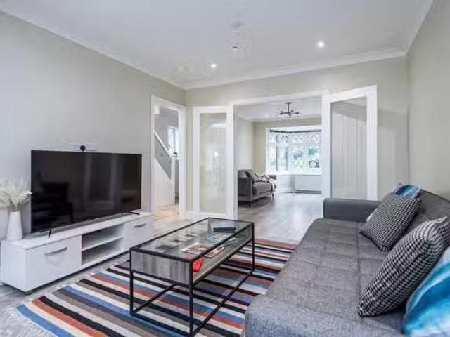 Deal! 3 BR Cardinal Avenue