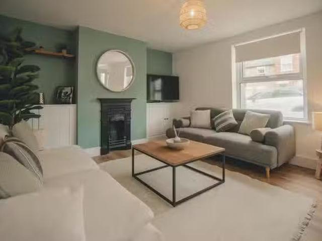 Unique 3 BR Centre Street