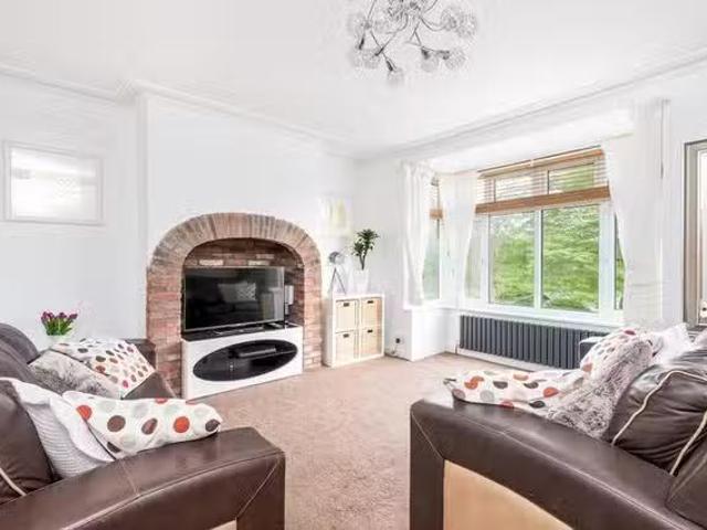 For Rent! 3 BR East Parade