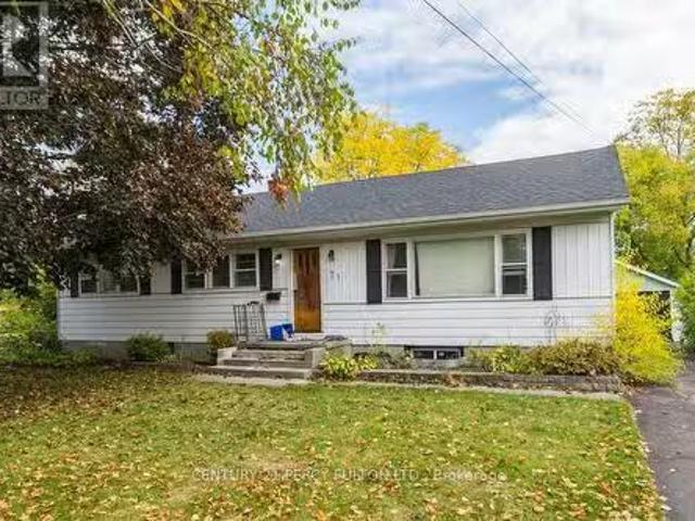 Rental! 3 BR Main 71 Prince Of Wales Drive, Belleville, ON.