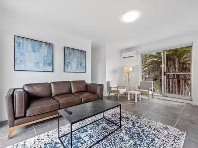 Deal! 3 BR Mowbray Terrace