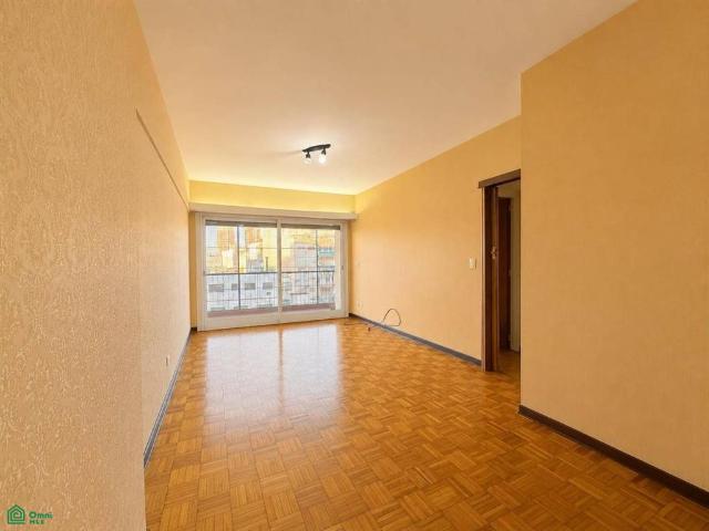 RENTAL 3 BRIGHT ROOMS FLORES