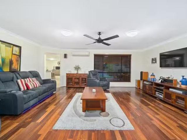 Charming 3 Chancery Close, Murrumba Downs, QLD 4503