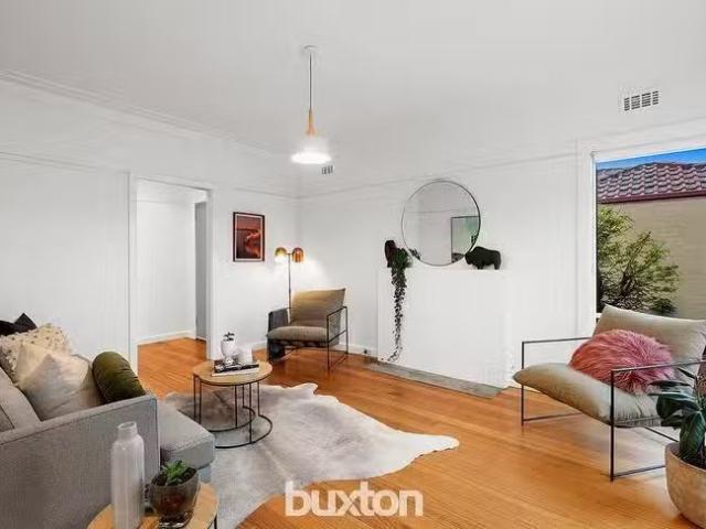 Cozy 3 Charles Street, Cheltenham, VIC 3192