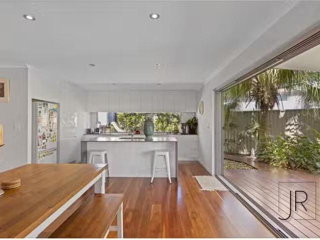 Unique 3 Frascati Street, Mermaid Waters, QLD 4218