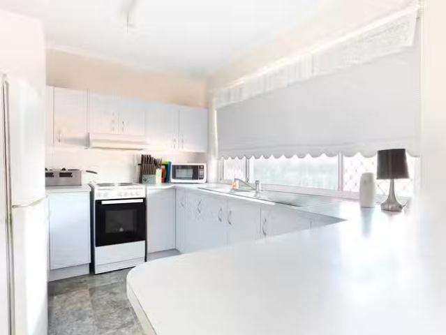For Rent! 3 Hanby Court, Edens Landing, QLD 4207
