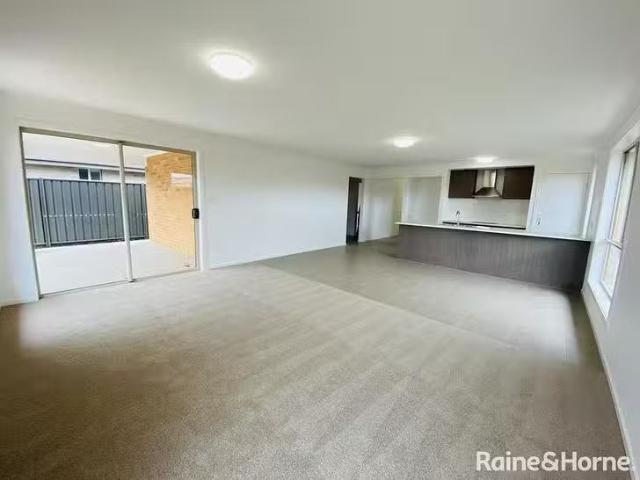For Rent! 3 Myrta Avenue, Andrews Farm, SA 5114
