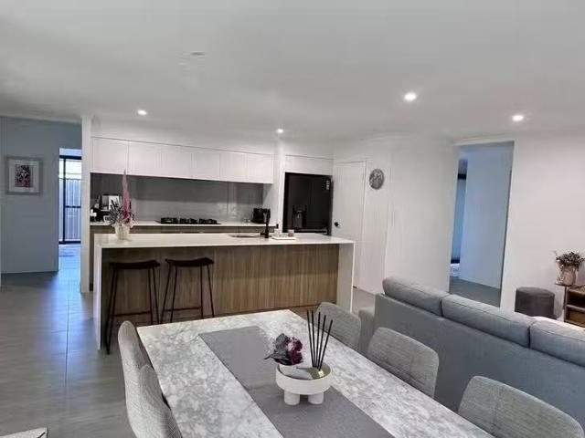 Cheap 3 Pallium Way, Jindalee, WA 6036