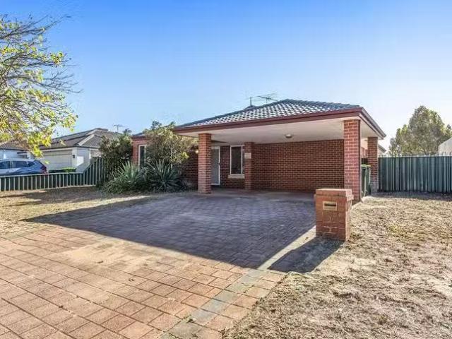 Nice 3 Salamanca Parkway, Port Kennedy, WA 6172