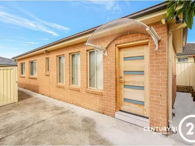 Rental! 3a Collarenebri Road, Hinchinbrook House for rent Lis.