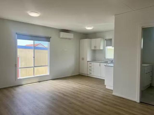 Unique 3A Esperanto Street, Redcliffe, QLD 4020