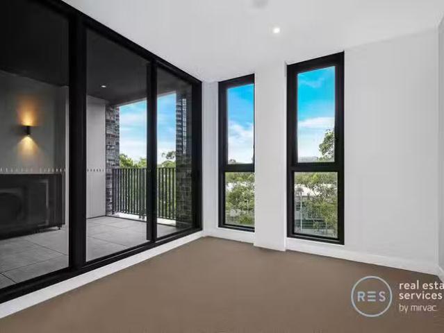 Deal! 10505/2 Figtree Drive, Sydney Olympic Park, NSW 2127