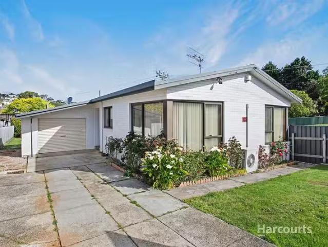 Charming 105 West Park Grove, PARK GROVE, TAS 7320 House for.