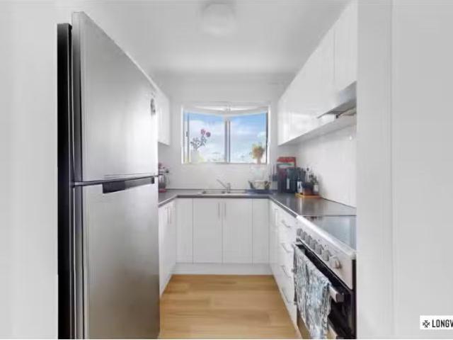 Charming 10/65 Baron Street, Greenslopes Apartment for rent L.