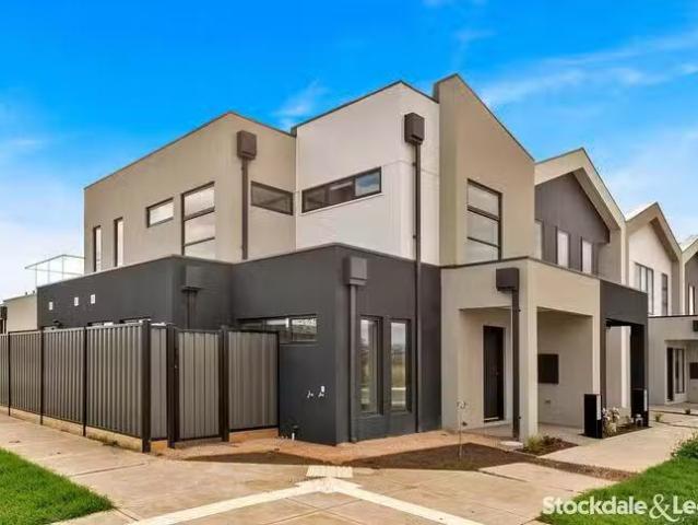 Just in! 106 Farm Crescent, Donnybrook, VIC 3064