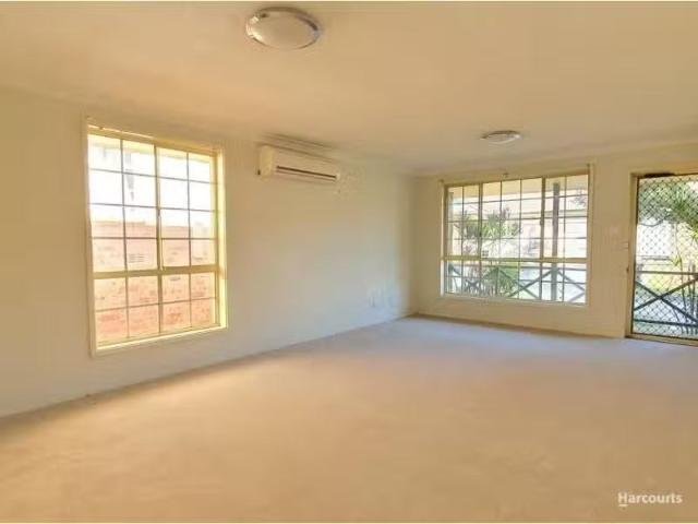 Cozy 10/6 Westmoreland Road, Minto Apartment for rent Listed.