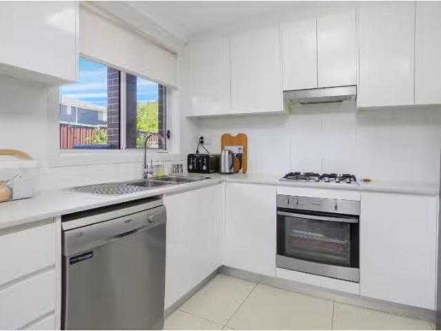 Cozy 10/73 75 Melbourne Street, OXLEY PARK Townhouse for rent.