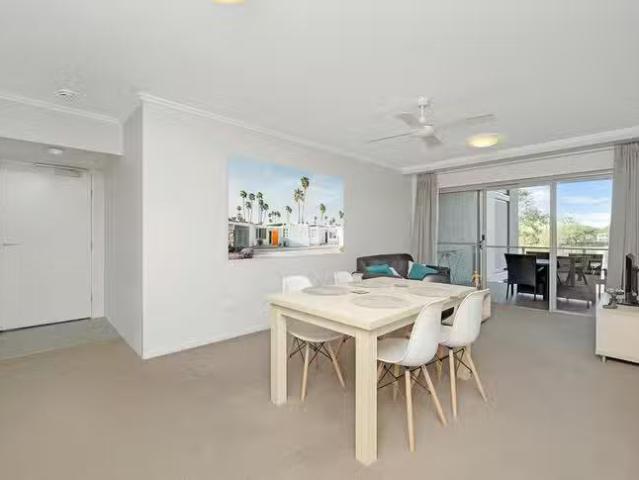 Unique 107/1A Sporting Drive, Thuringowa Central, QLD 4817