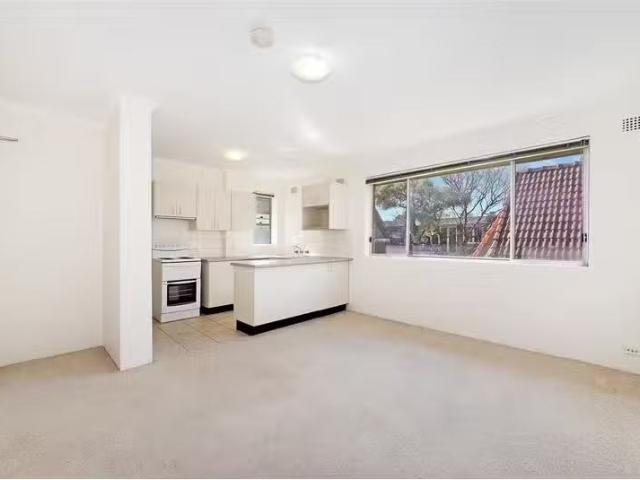 Cozy 10/91 Gerard Street, Cremorne Apartment for rent Listed.
