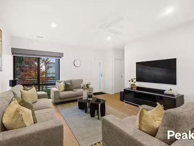 Cheap 109 Hayton Park Boulevard, Cranbourne West, VIC 3977