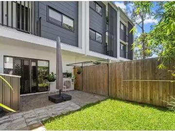 Nice 10/9 Tallowwood Street, Seven Hills Townhouse for rent L.