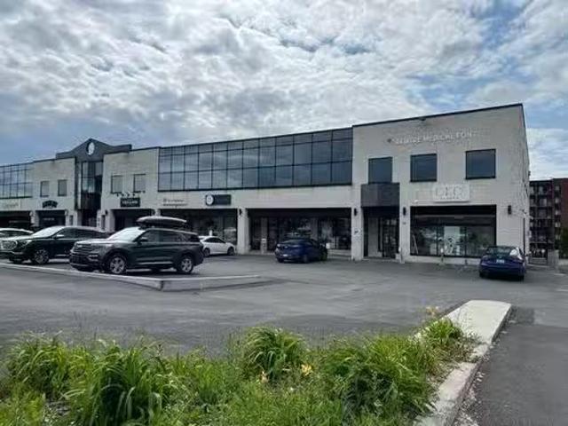 Charming 100 30 Boul. Taschereau, La Prairie, QC, J5R 5H7 co.