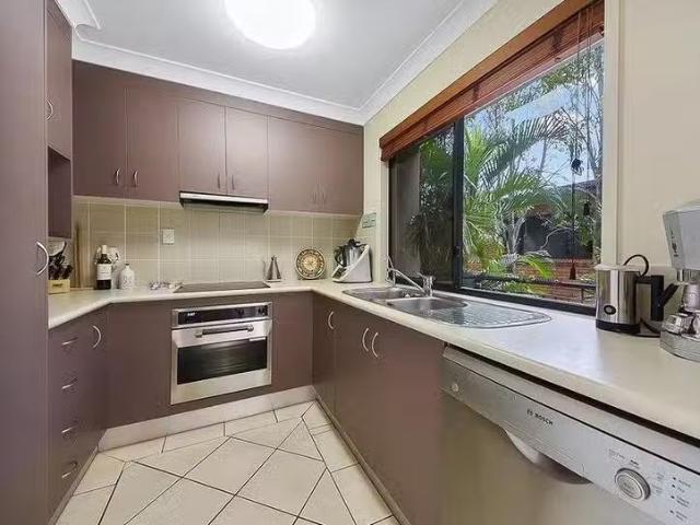Cheap 10/16 18 Georgina Street, Woody Point, QLD 4019