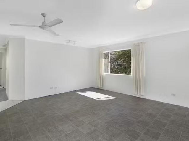 Cozy 10/23 Lucinda Street, TARINGA, QLD 4068 Apartment for R.