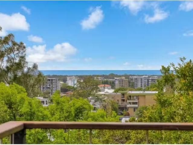Unique 102 Garrick Street, COOLANGATTA House for rent Listed.
