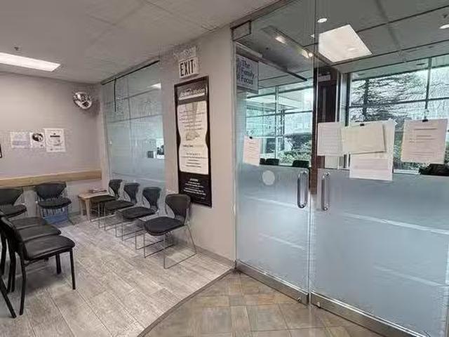 Nice 102 5991 Spring Garden Road, Halifax, NS, B3H 1Y6 comme.