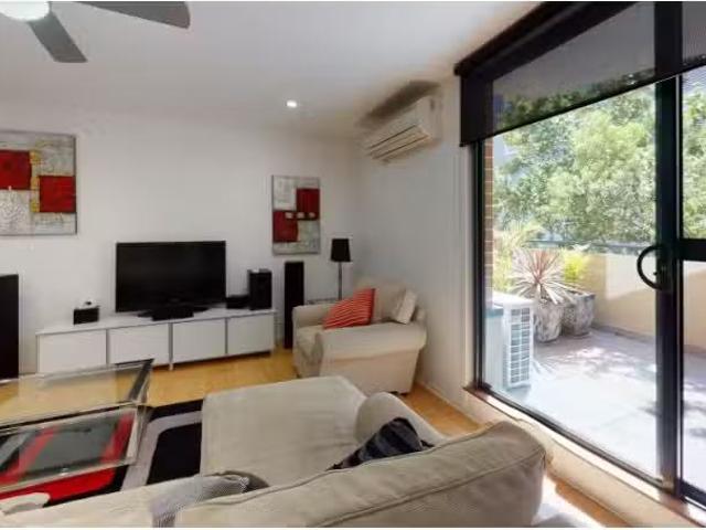 Cozy 103/4 Ravenshaw Street, Newcastle West Apartment for rent.