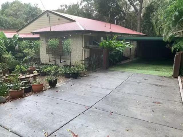 Nice 10 14 Tageruba Street, Coochiemudlo Island, QLD 4184